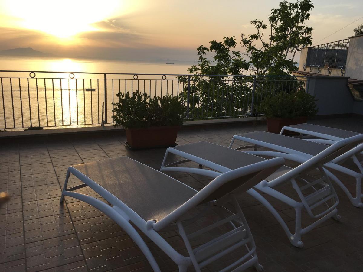 Villa D'Amare Capri View มัสซาลูเบรนเซ ภายนอก รูปภาพ