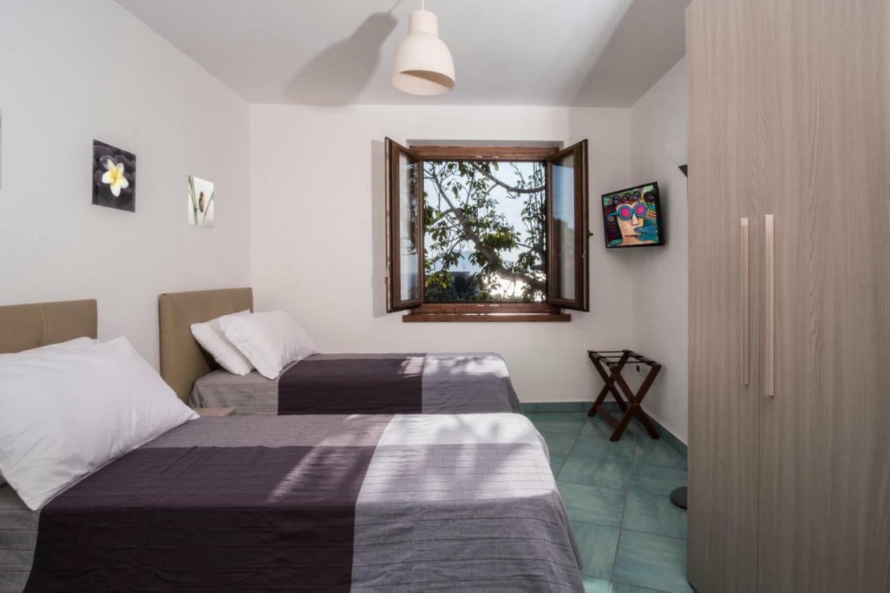 Villa D'Amare Capri View มัสซาลูเบรนเซ ภายนอก รูปภาพ