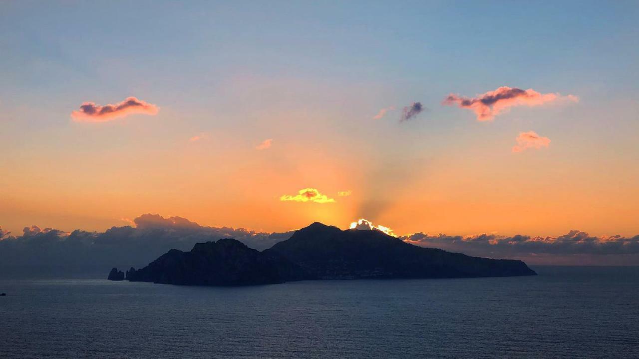 Villa D'Amare Capri View มัสซาลูเบรนเซ ภายนอก รูปภาพ